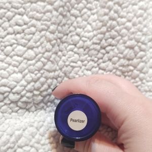 Senegence pearlizer highlighter